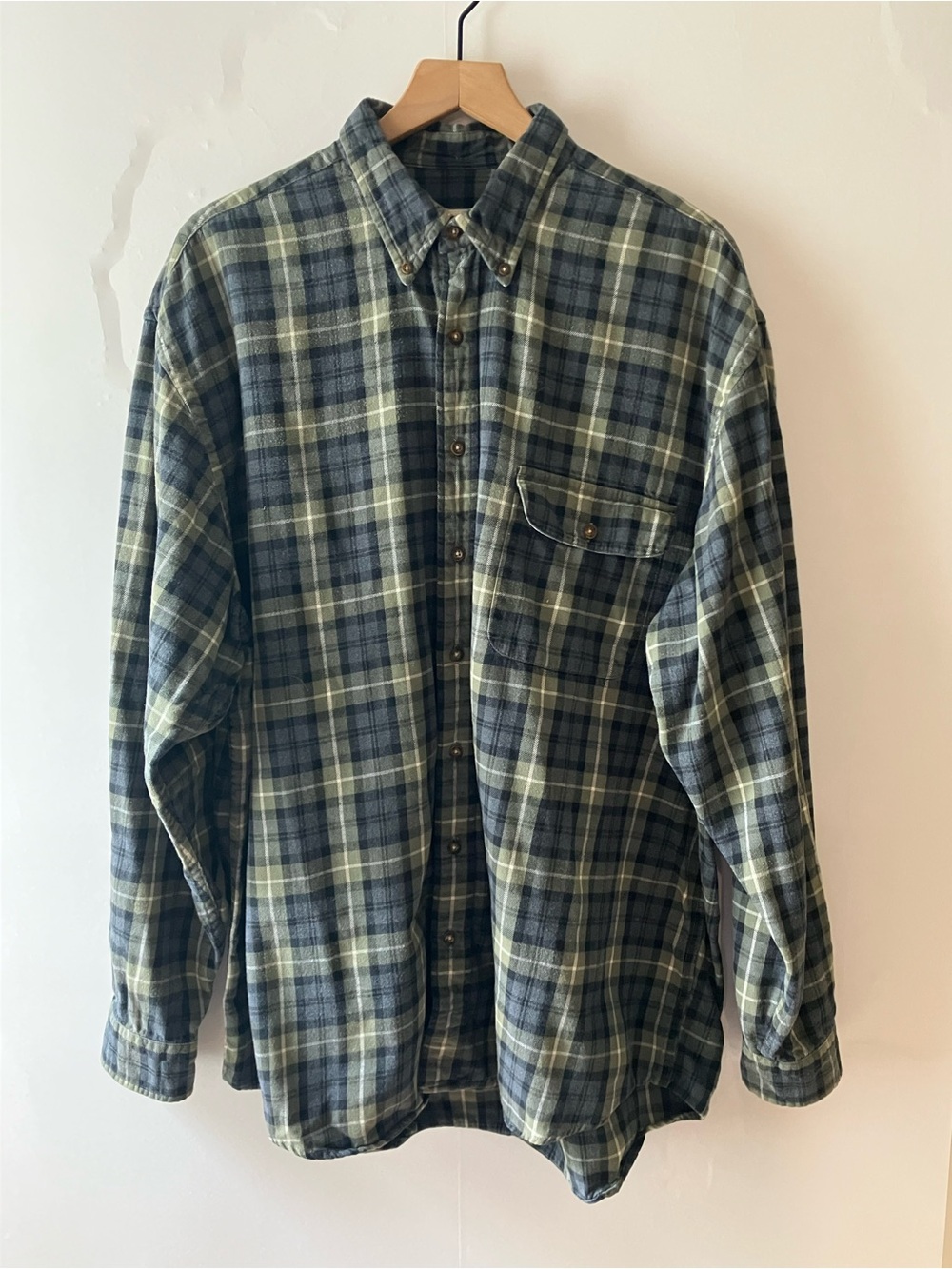 EDDIE BAUER Plaid Flannel Long Sleeve Button Down Shirt